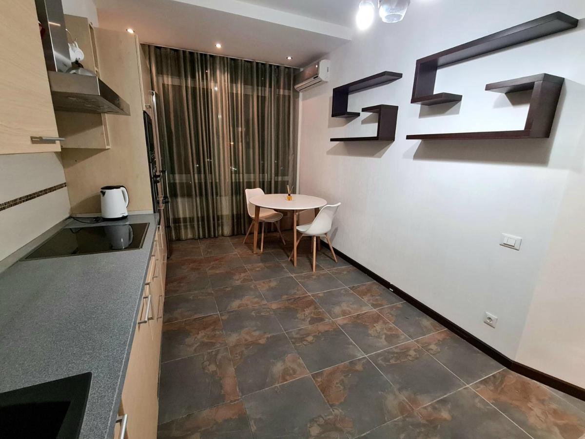אודסה Sigurd Hall Apartments מראה חיצוני תמונה