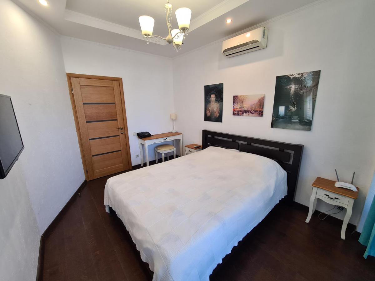 אודסה Sigurd Hall Apartments מראה חיצוני תמונה