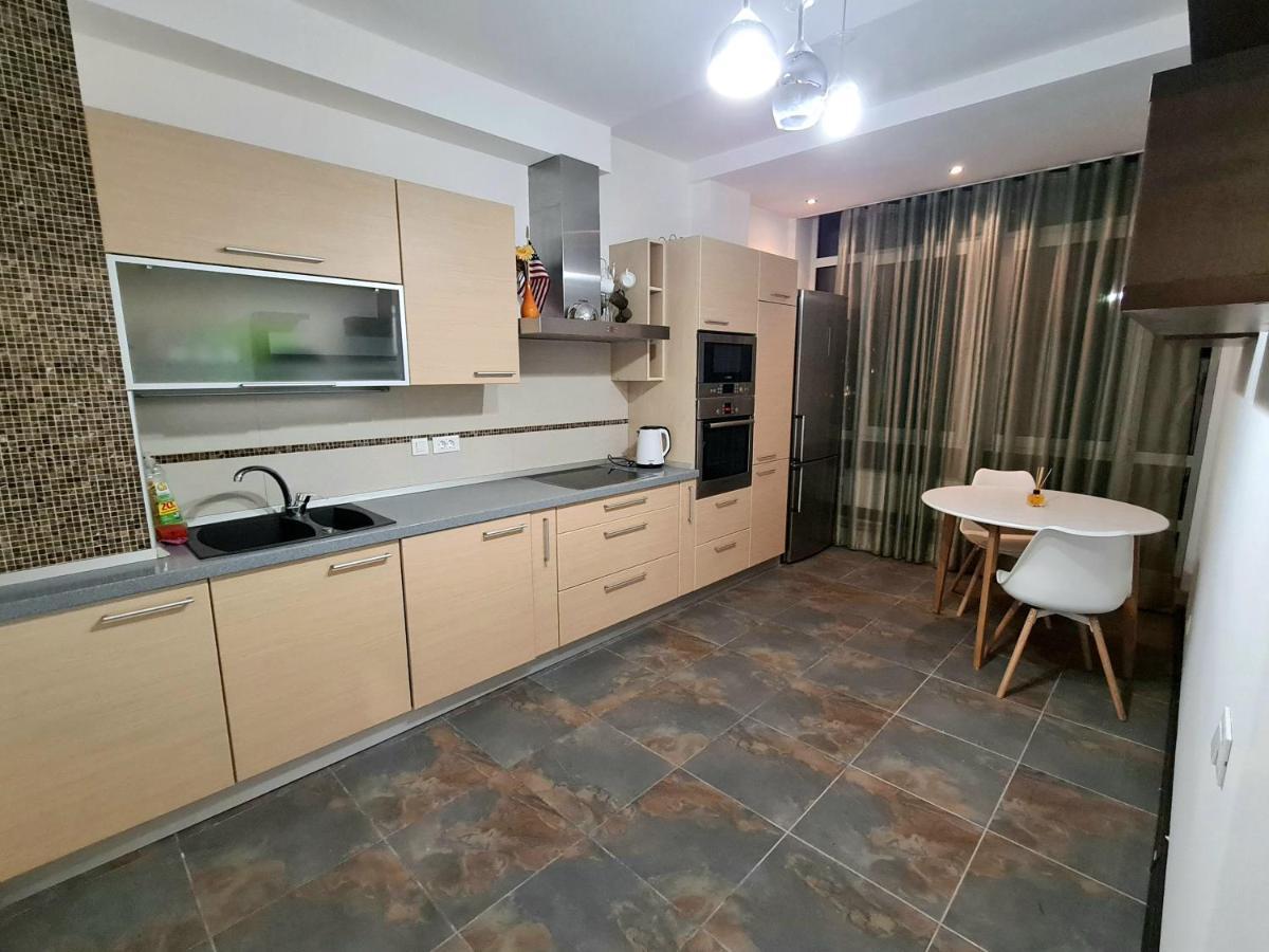 אודסה Sigurd Hall Apartments מראה חיצוני תמונה